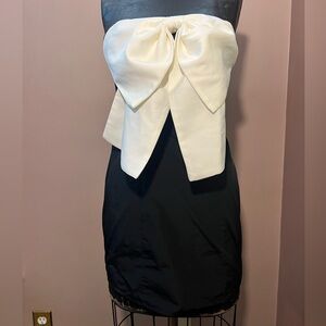 NWT Urban Outfitters Kimchi Blue Emmery Bow Strapless Mini Black Dress Size S